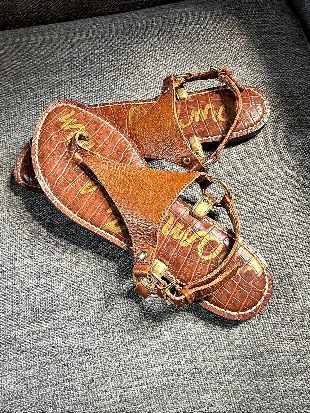 Sam Edelman Gigi Brown Croc Embossed Leather T-Strap Flat Thong Sandal Size 7.5